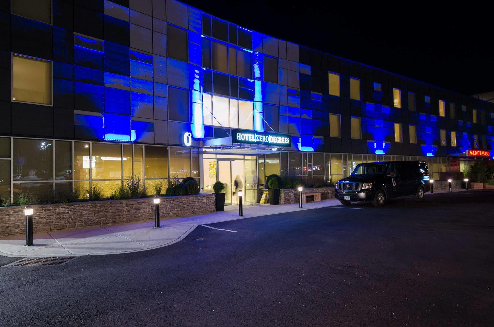 Hotel Zero Degrees Norwalk Esterno foto